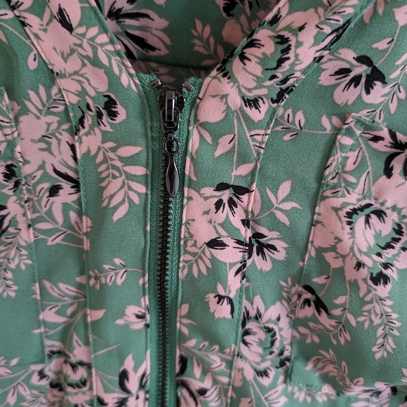 Floral Blouse - Picture 4 of 5